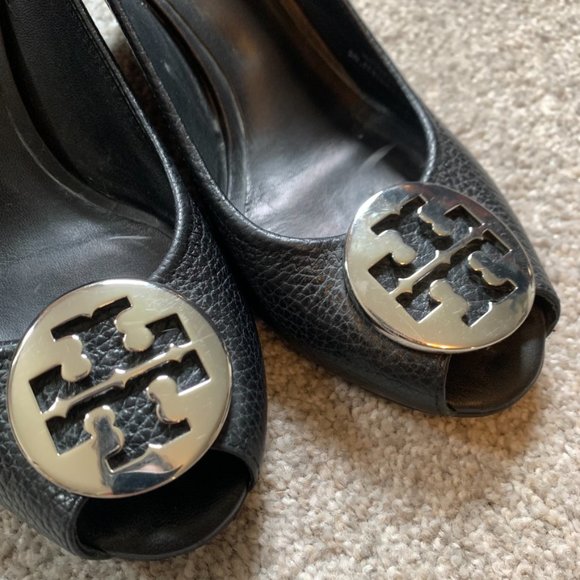 Tory Burch Women's Sally Wedge Pumps in Black | Size: 8 - Picture 3 of 6